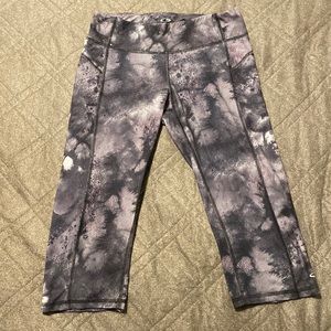 The dye capri work out leggings